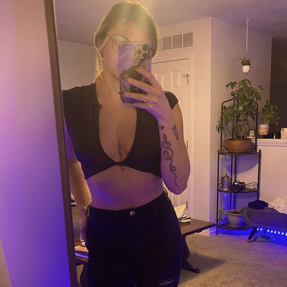 Shein crop top - Picture 2 of 2